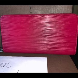 Louis Vuitton Zippy wallet Epi Leather Fuchsia
